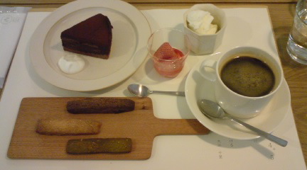 まちのシューレケーキ
