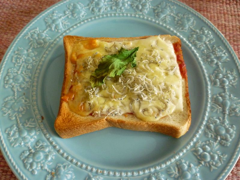 チリメン入りチーズトースト
