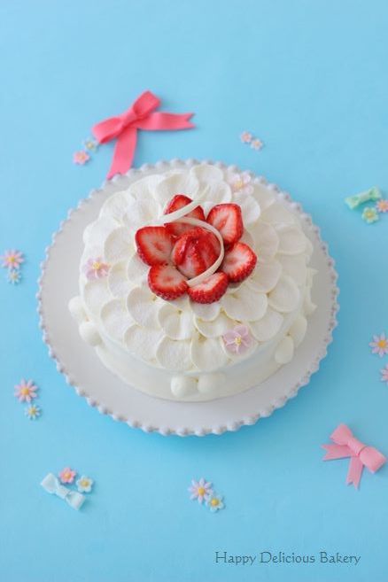 Happy Delicious Bakery 花びらデコレーションケーキ