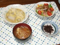 12/7 夕食 ロール白菜、サラダ、ちりめん山椒、玉ねぎの味噌汁