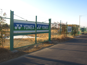 st104_05tm.jpg