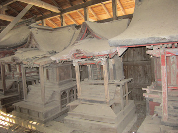 st127_05tm.jpg