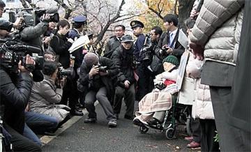 従軍慰安婦(売春婦)と行動を共にする日本人