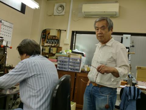 工夫で箔押しの作業効率アップ!誰のおかげ?