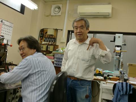 工夫で箔押しの作業効率アップ!誰のおかげ?