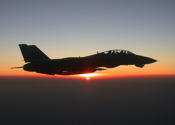 F14飛ぶ
