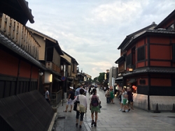 京都駅までひと歩き