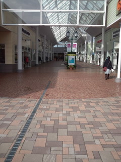 レラ内の通路
