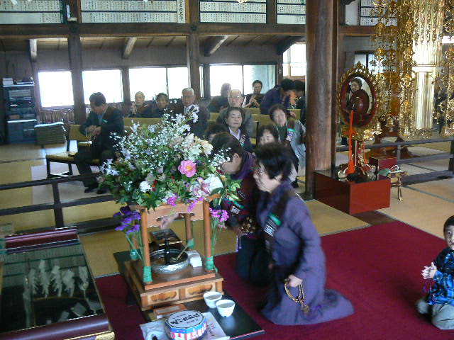 花祭り甘茶供養