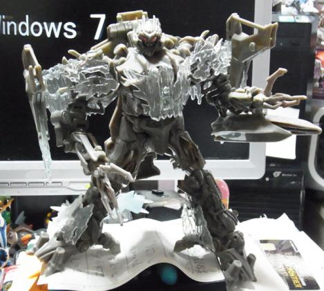 TF05_GNMega.jpg