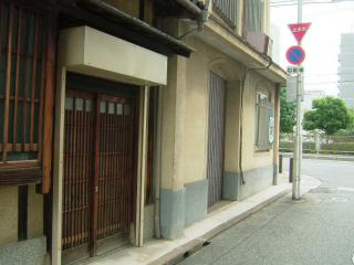 2006_0830_113213AA.jpg