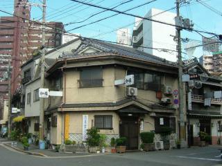 2006_0831_080021AA.jpg