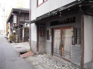 2009_1210_153423AA.jpg