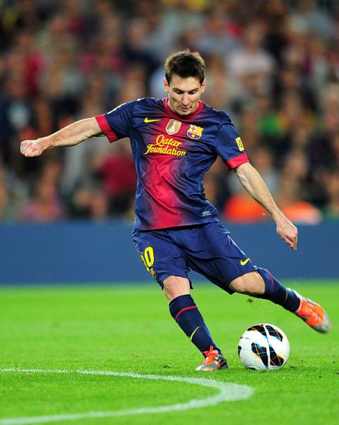 messiKick2.jpg