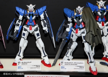 「MG ガンダムエクシア」の通常版とイグニッションモードのエクシアリペア
