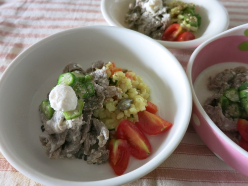 朝ご飯 羊肉のマンサフ(ヨルダン料理)