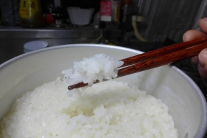 コッヘル炊飯_炊き上がりチェック