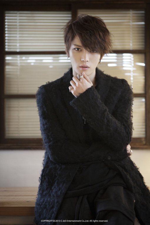 20130129_jaejoong_albums.jpg
