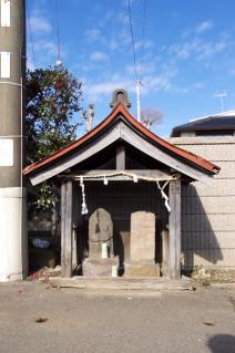 旧東海道:中島川ガード前の道祖神の祠