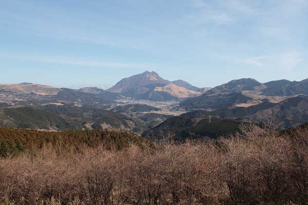 蛇越峠から由布院
