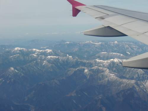 翼と山