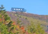 宿泊の山頂ヒュッテを望む