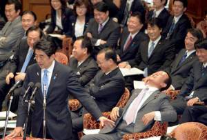 麻生対安倍