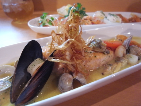 サーモンバル パーシャ(SALMONBAL PARTIA)>