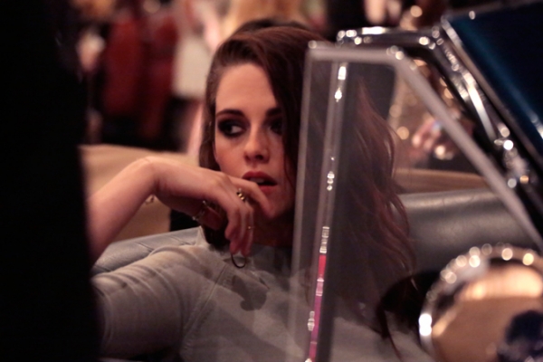 chanel-metiers-d-art-show-03-kristen-stewart.jpg
