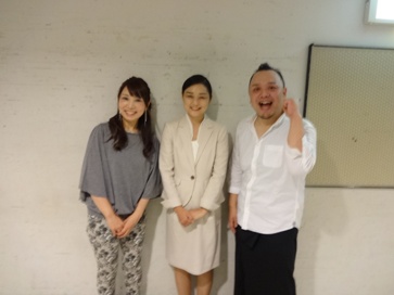 司会の遠藤麻里さんと