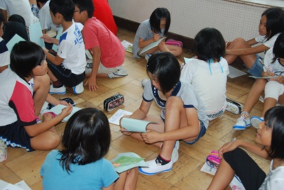元気にみんなで学習です。