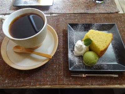 ミニデザートとコーヒー
