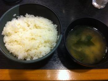 ご飯と味噌汁