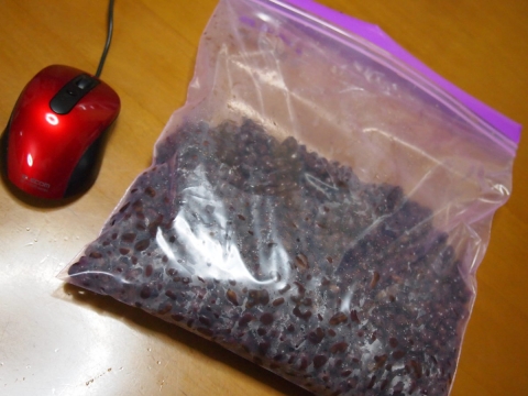 小豆の戻したのを冷凍保存