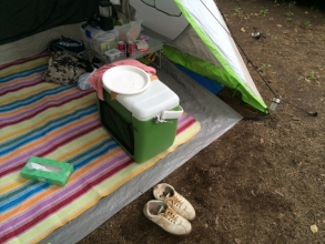 テントの玄関で土が侵入
