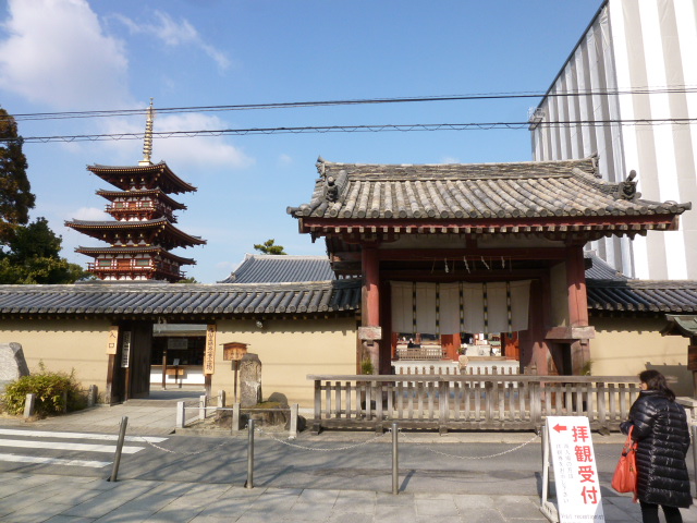 薬師寺南門