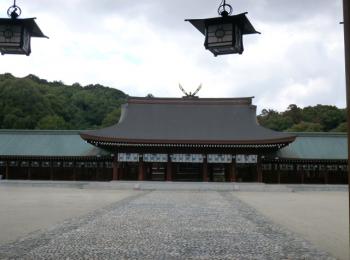 橿原神宮内拝殿
