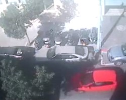 Woman in Tel-Aviv parks legally