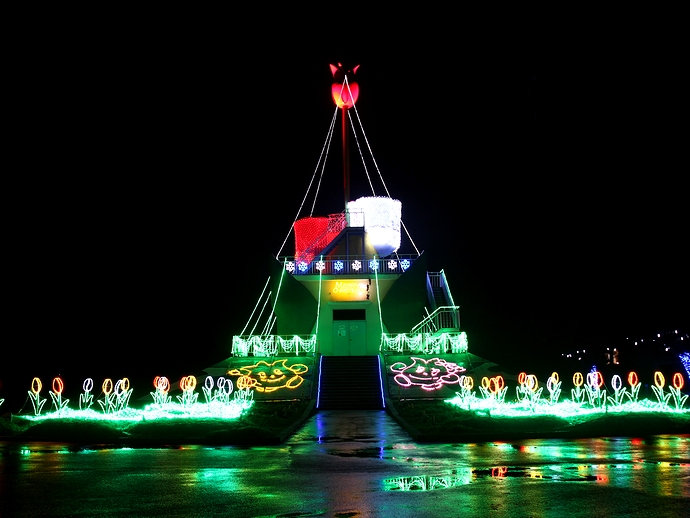 砺波チューリップ公園イルミネーション チューリップタワーの様子