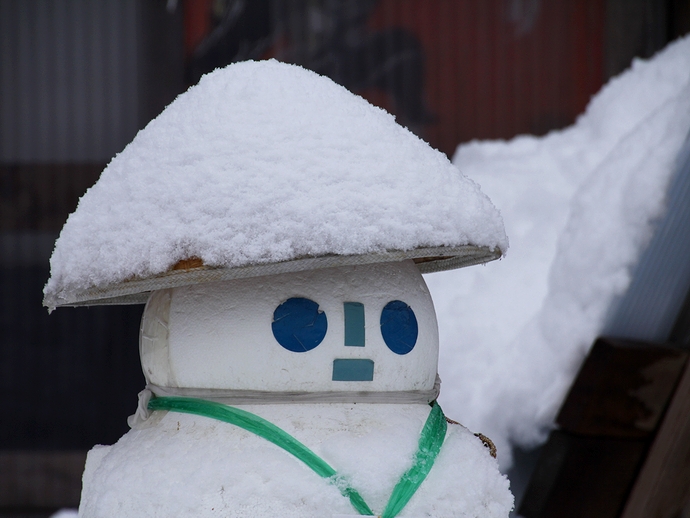 店先の雪だるま(相倉合掌集落) 店先の雪だるま(相倉合掌集落)