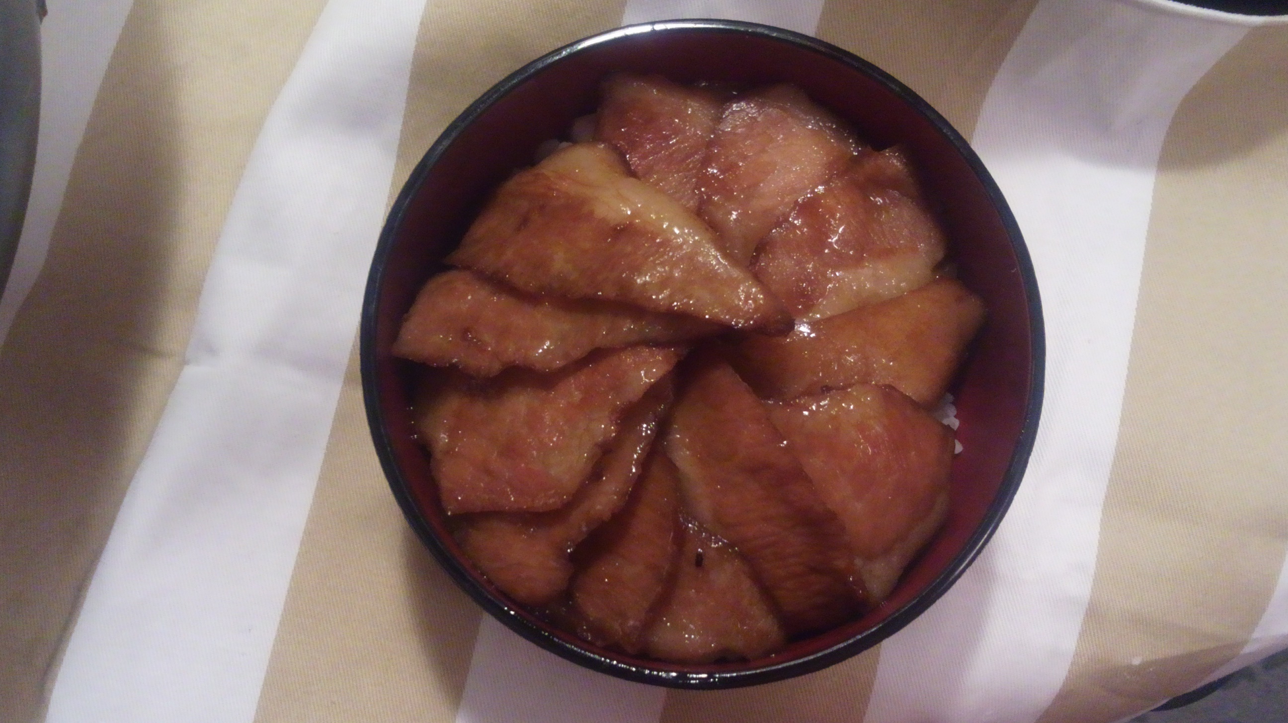ヌマ３ 料理ブログ トントロ丼作りました 笑