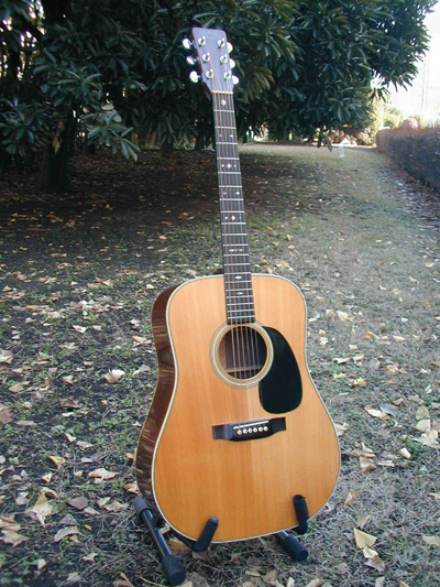 1979年 Martin D-28 / 珍しいマーチンギター | 黄色いテント