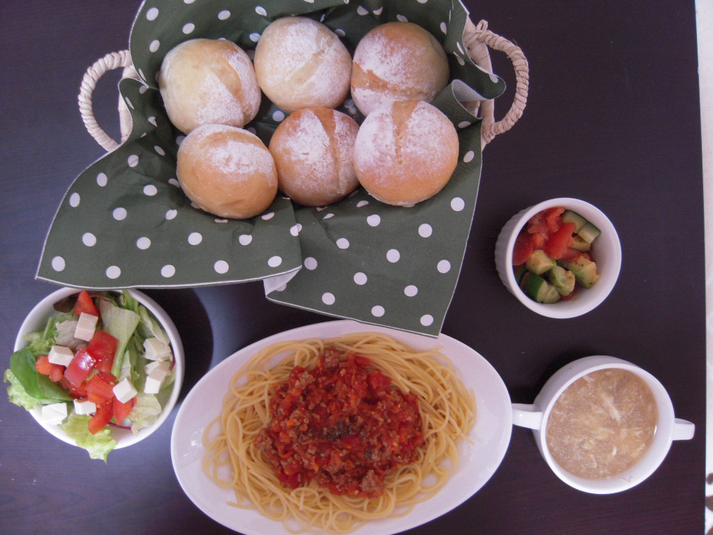 ミートソースパスタとミルクパン☆