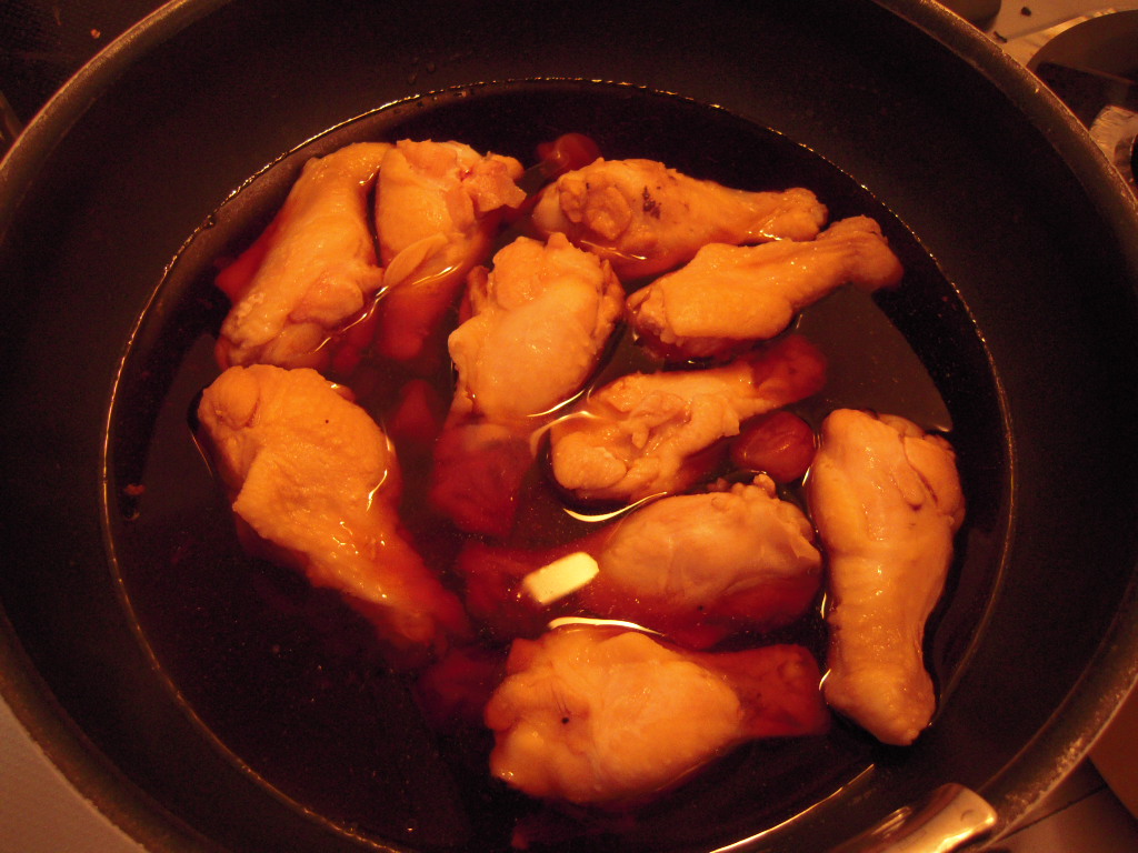 鶏手羽元の梅とお酢の煮込み☆ 1