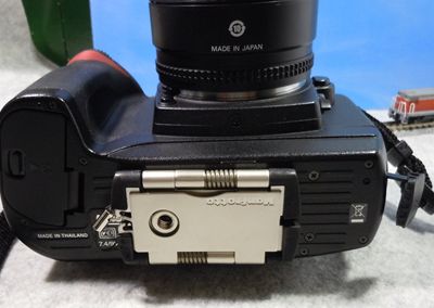 クールピクス D70s裏側_R