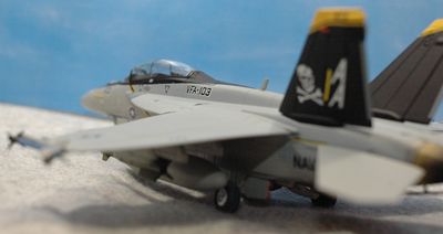 29 F-18_R