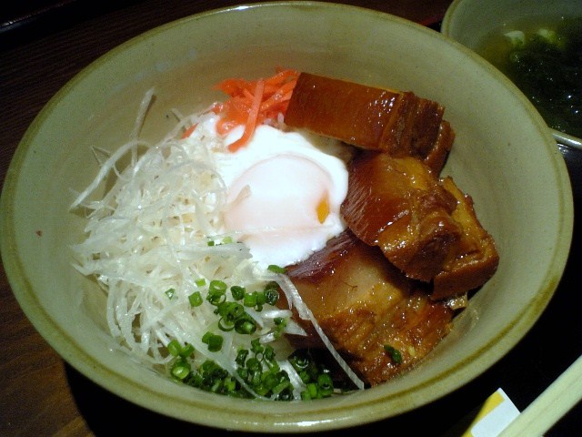 ラフテー丼 ぱいかじ 東京 新宿 丼王への道