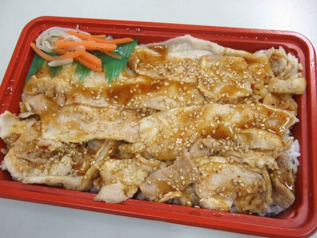 豚カルビ焼肉弁当 ピリ辛たれ ローソン 丼王への道