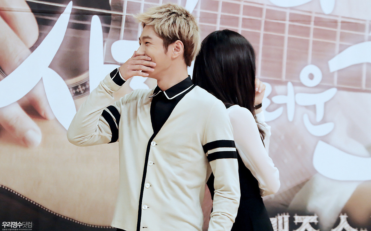 tumblr_nbzzzzuP061s11n58o1_1280.jpg