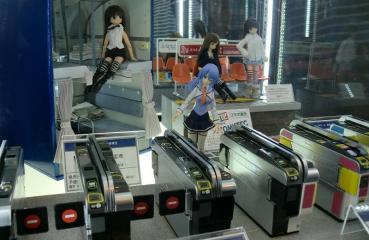 1/12 鉄道小物シリーズ 「自動改札機日本信号製GX7」「24系25型寝台客車」「駅ベンチ」 タカラトミー +アゾンインターナショナル(AZONE INTERNATIONAL)ドール 美少女フィギュア魔改造ジオラマ用